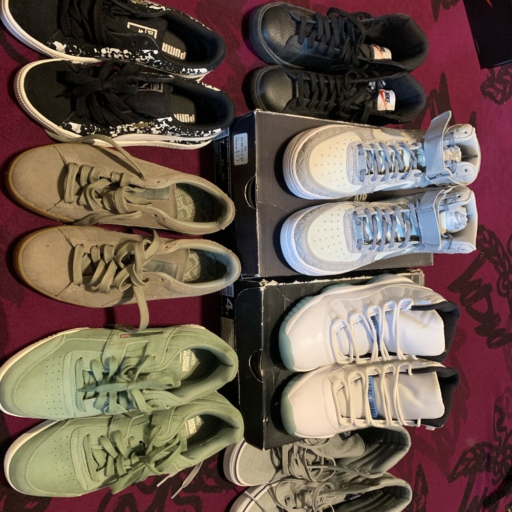 Bundle of shoes